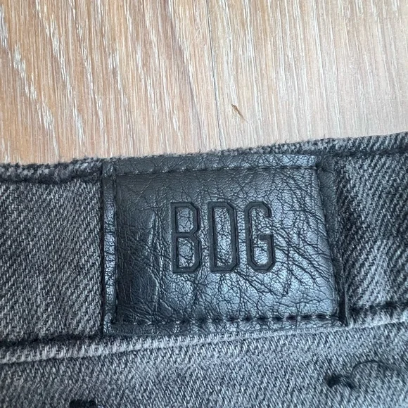 Urban Outfitters/BDG Mid-Rise Distressed Black Denim Shorts - Picture 2 of 4